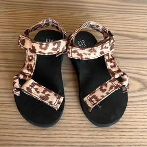 GAP girls “dad sandal” size 11 kids